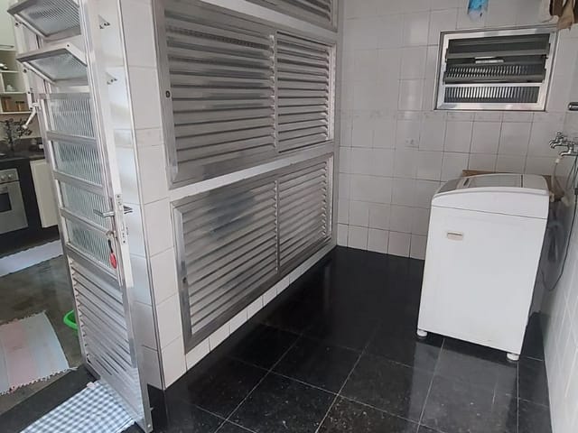 Sobrado com 360m² 2 quartos e 5 banheiros, à venda, no bairro Pestana em Osasco