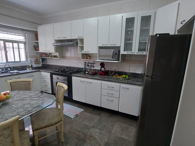 Sobrado com 360m² 2 quartos e 5 banheiros, à venda, no bairro Pestana em Osasco