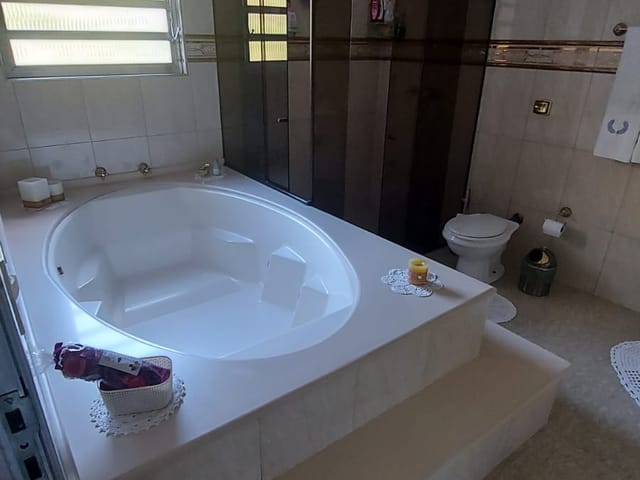 Sobrado com 360m² 2 quartos e 5 banheiros, à venda, no bairro Pestana em Osasco