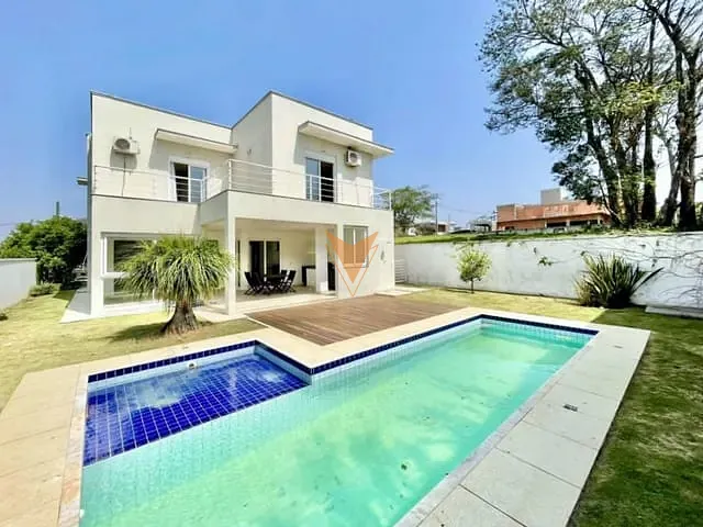Sobrado com 525m² 4 quartos e 6 banheiros, à venda, no bairro Granja Viana em Cotia
