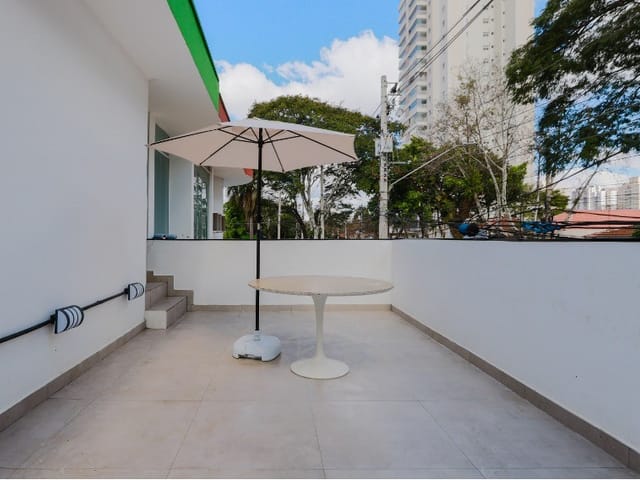 Sobrado com 265m², à venda ou para alugar, no bairro Vila Cruzeiro em São Paulo