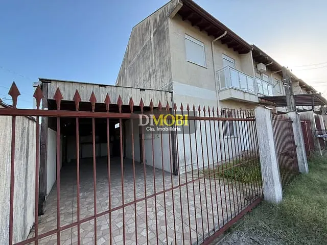 Sobrado 3 quartos e 2 banheiros, para alugar, no bairro Central em Gravataí