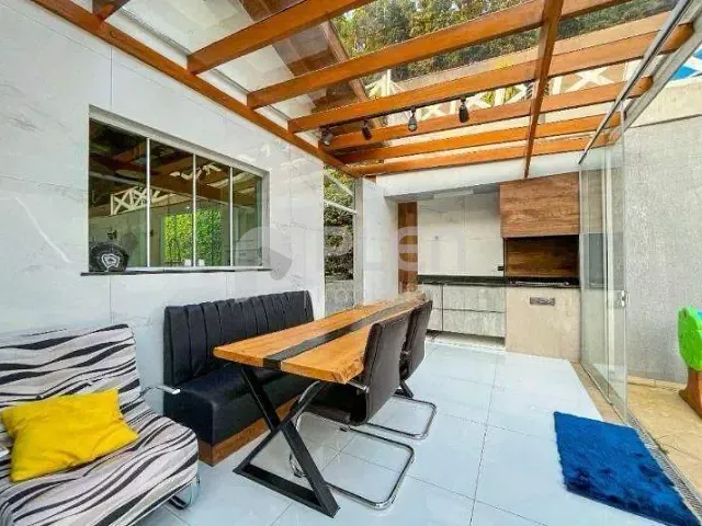 Sobrado com 1000m² 4 quartos e 5 banheiros, à venda ou para alugar, no bairro Cumbari em Mairiporã