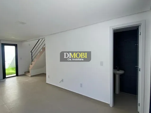 Sobrado 2 quartos e 2 banheiros, à venda, no bairro Oriço em Gravataí