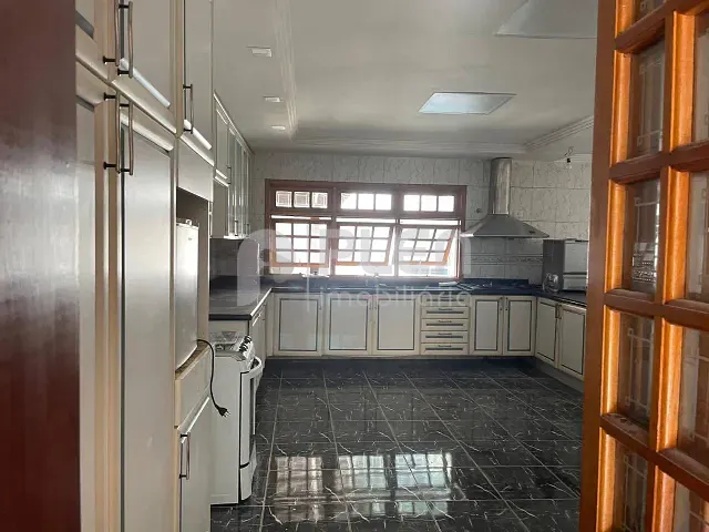Sobrado com 1000m² 5 quartos e 7 banheiros, à venda, no bairro Caraguatá em Mairiporã