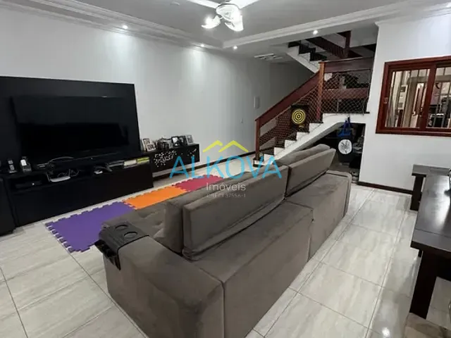 Sobrado com 175m² 3 quartos e 2 banheiros, à venda, no bairro Bosque dos Eucaliptos em São José dos Campos