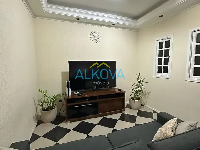Sobrado com 250m² 3 quartos e 2 banheiros, à venda, no bairro Jardim Uirá em São José dos Campos