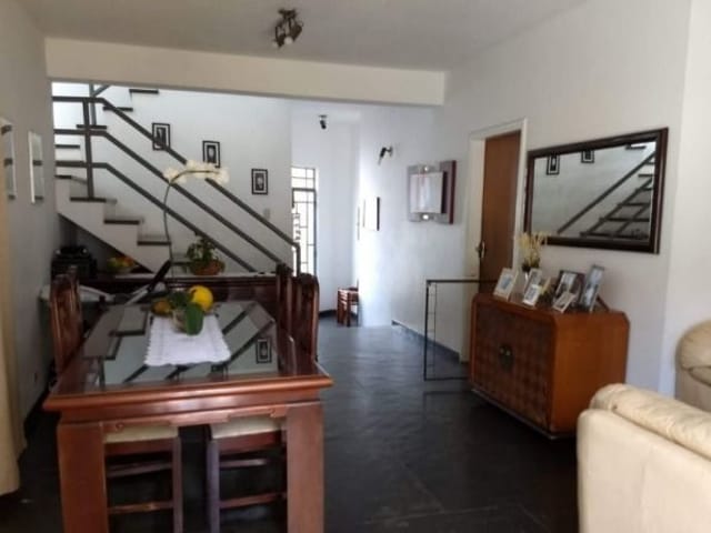 Sobrado com 400m² 4 quartos e 2 banheiros, à venda, no bairro Adalgisa em Osasco