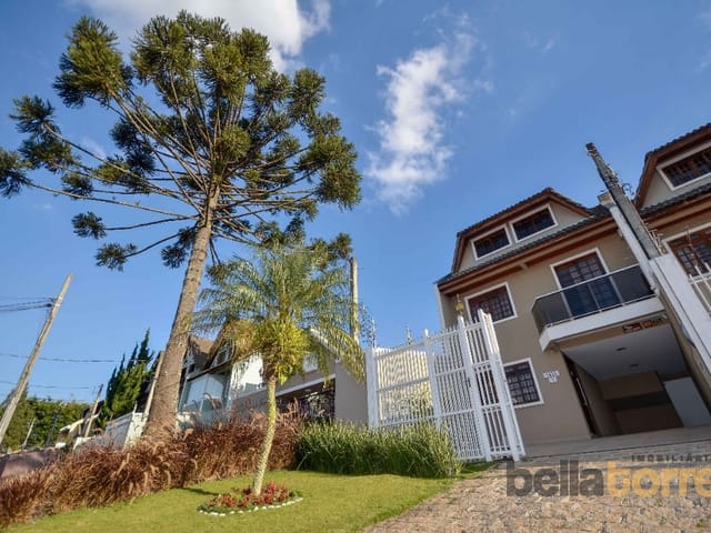 Sobrado com 108m² 2 quartos e 4 banheiros, à venda, no bairro Boa Vista em Curitiba