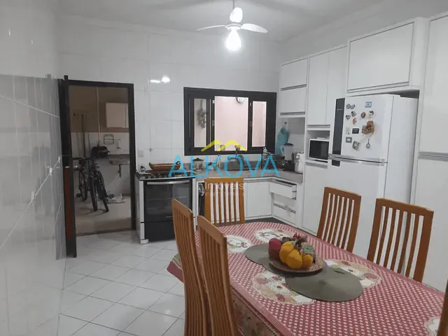 Sobrado com 125m² 4 quartos e 3 banheiros, à venda, no bairro Jardim das Indústrias em São José dos Campos
