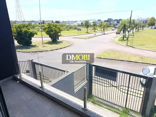 Sobrado 3 quartos e 2 banheiros, para alugar, no bairro Parque da Matriz em Cachoeirinha