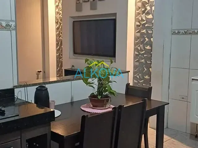 Sobrado com 150m² 3 quartos e 2 banheiros, à venda, no bairro Residencial Dom Bosco em São José dos Campos