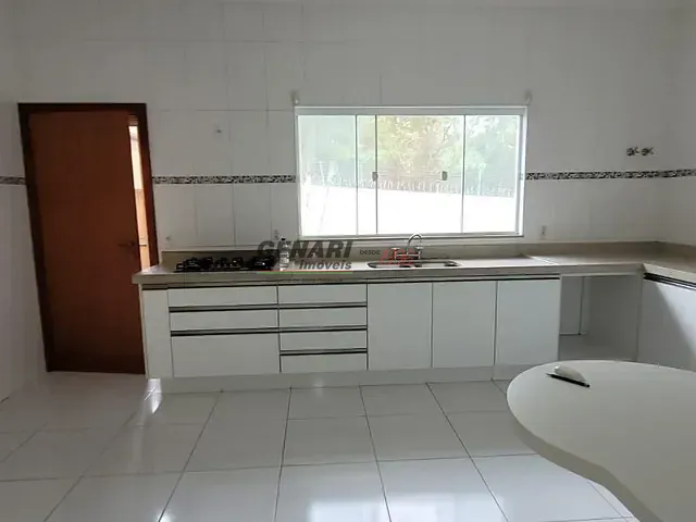 Sobrado com 360m² 5 quartos e 5 banheiros, para alugar, no bairro Altos da Bela Vista em Indaiatuba