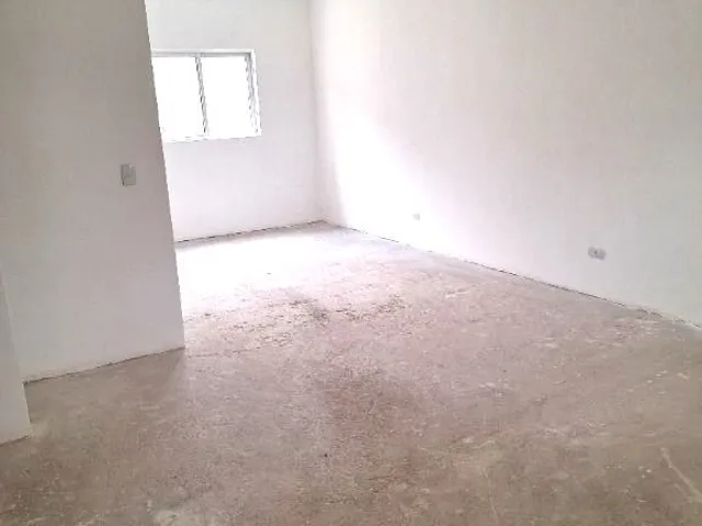 Sobrado com 105m² 3 quartos e 3 banheiros, à venda, no bairro Uberaba em Curitiba