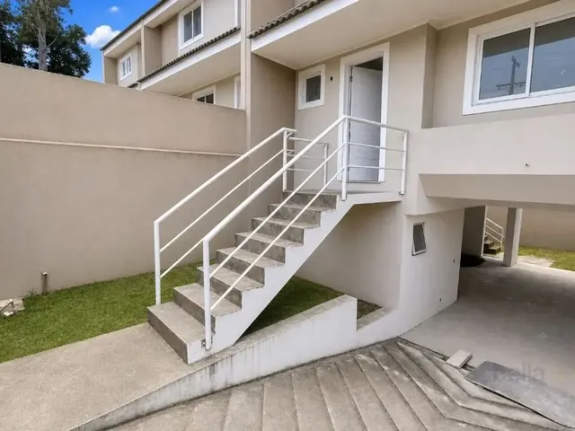Sobrado com 105m² 3 quartos e 3 banheiros, à venda, no bairro Uberaba em Curitiba