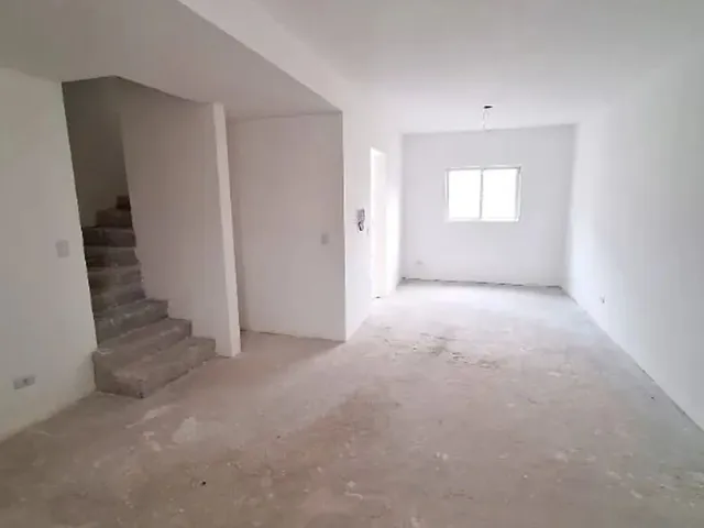 Sobrado com 105m² 3 quartos e 3 banheiros, à venda, no bairro Uberaba em Curitiba