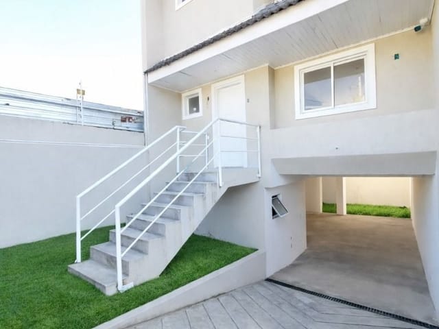 Sobrado com 105m² 3 quartos e 4 banheiros, à venda, no bairro Uberaba em Curitiba