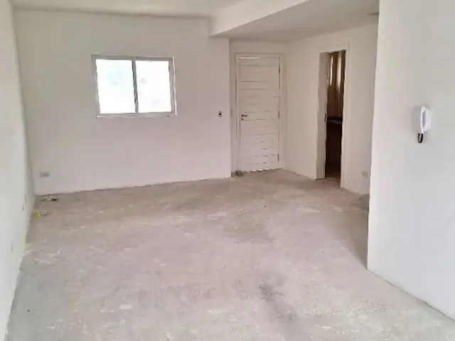 Sobrado com 105m² 3 quartos e 4 banheiros, à venda, no bairro Uberaba em Curitiba