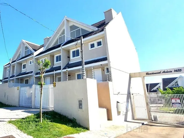 Sobrado com 105m² 3 quartos e 4 banheiros, à venda, no bairro Uberaba em Curitiba