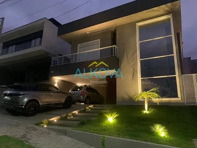 Sobrado com 252m² 3 quartos e 3 banheiros, à venda, no bairro Condomínio Residencial Mantiqueira em São José dos Campos
