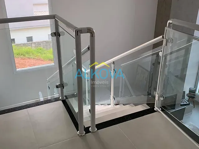 Sobrado com 252m² 3 quartos e 3 banheiros, à venda, no bairro Condomínio Residencial Mantiqueira em São José dos Campos