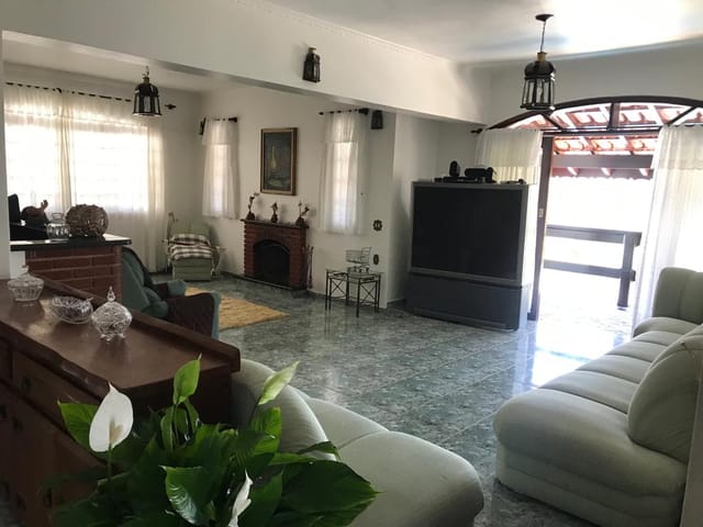 Sobrado com 715m² 6 quartos e 4 banheiros, à venda, no bairro novo horizonte em Piracaia