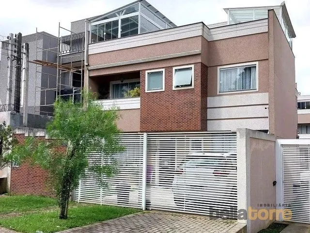 Sobrado com 106m² 3 quartos e 1 banheiro, à venda, no bairro Boqueirão em Curitiba