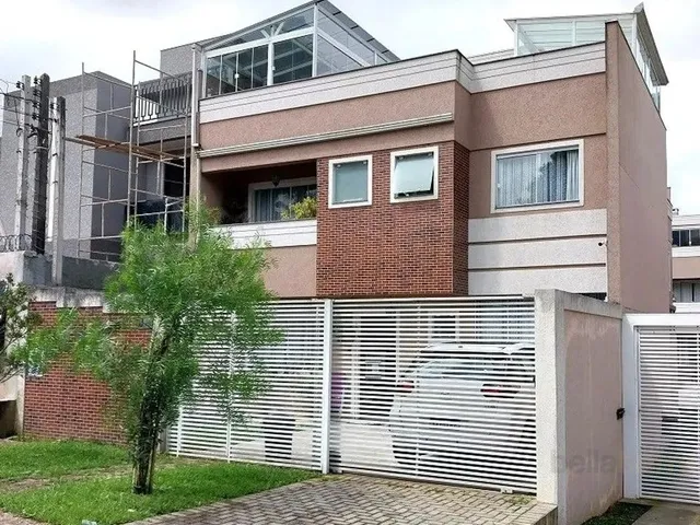 Sobrado com 106m² 3 quartos e 1 banheiro, à venda, no bairro Boqueirão em Curitiba