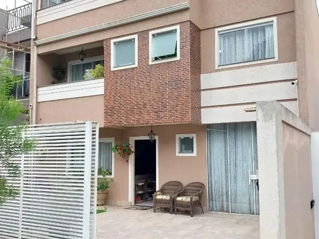 Sobrado com 106m² 3 quartos e 1 banheiro, à venda, no bairro Boqueirão em Curitiba