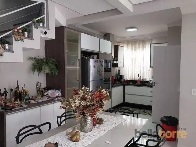 Casa com 106m² 3 quartos e 1 banheiro, à venda, no bairro Boqueirão em Curitiba