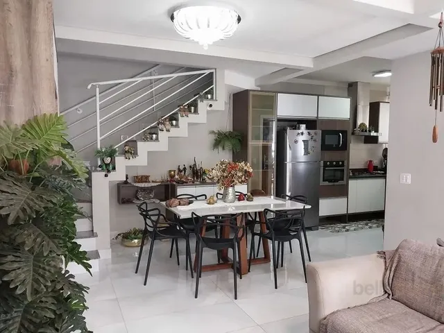 Sobrado com 106m² 3 quartos e 1 banheiro, à venda, no bairro Boqueirão em Curitiba