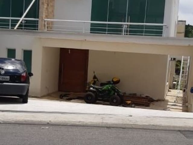 Sobrado com 800m² 4 quartos e 3 banheiros, à venda, no bairro São Paulo II em Cotia