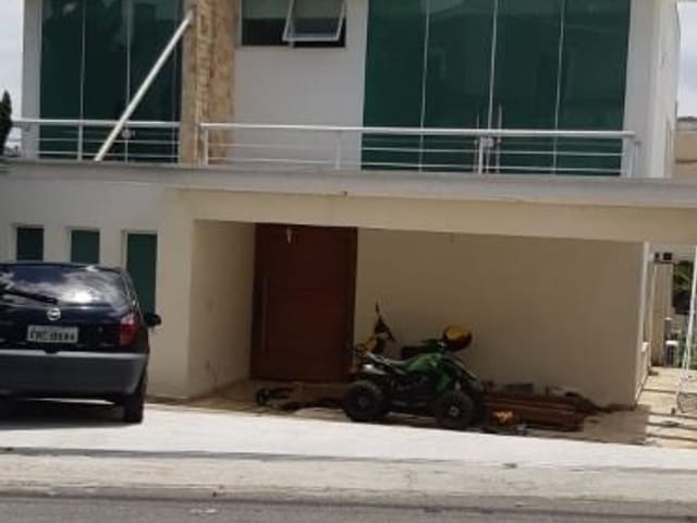 Sobrado com 800m² 4 quartos e 3 banheiros, à venda, no bairro São Paulo II em Cotia