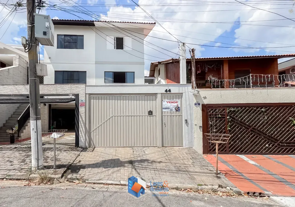Sobrado, 3 quartos, 243 m² - Foto 1