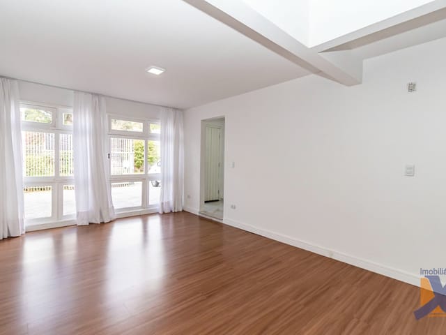 Sobrado com 116m² 3 quartos e 3 banheiros, à venda, no bairro Ahú em Curitiba
