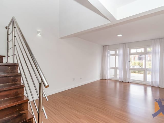 Sobrado com 116m² 3 quartos e 3 banheiros, à venda, no bairro Ahú em Curitiba