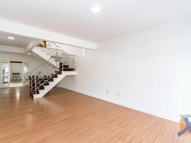Sobrado com 116m² 3 quartos e 3 banheiros, à venda, no bairro Ahú em Curitiba