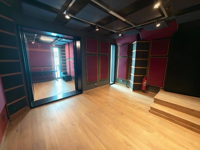 Sobrado com 230m² 2 quartos e 4 banheiros, para alugar, no bairro Perdizes em São Paulo