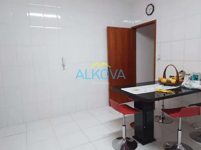 Sobrado com 125m² 3 quartos e 2 banheiros, à venda, no bairro Loteamento Residencial Vista Linda em São José dos Campos