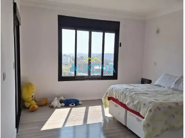 Sobrado com 378m² 4 quartos e 3 banheiros, à venda, no bairro Loteamento Verana em São José dos Campos