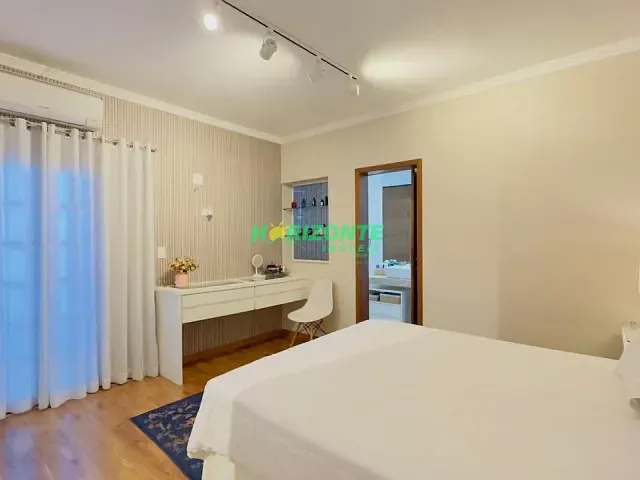 Sobrado com 137m² 3 quartos e 4 banheiros, à venda, no bairro Jardim Satélite em São José dos Campos