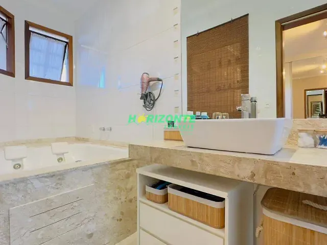 Sobrado com 137m² 3 quartos e 4 banheiros, à venda, no bairro Jardim Satélite em São José dos Campos