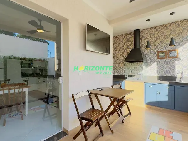 Sobrado com 137m² 3 quartos e 4 banheiros, à venda, no bairro Jardim Satélite em São José dos Campos