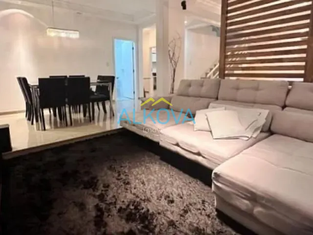Sobrado com 360m² 5 quartos e 4 banheiros, à venda, no bairro Jardim das Colinas em São José dos Campos