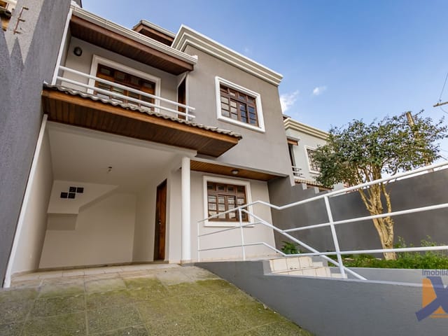 Sobrado com 114m² 3 quartos e 3 banheiros, à venda, no bairro Vista Alegre em Curitiba