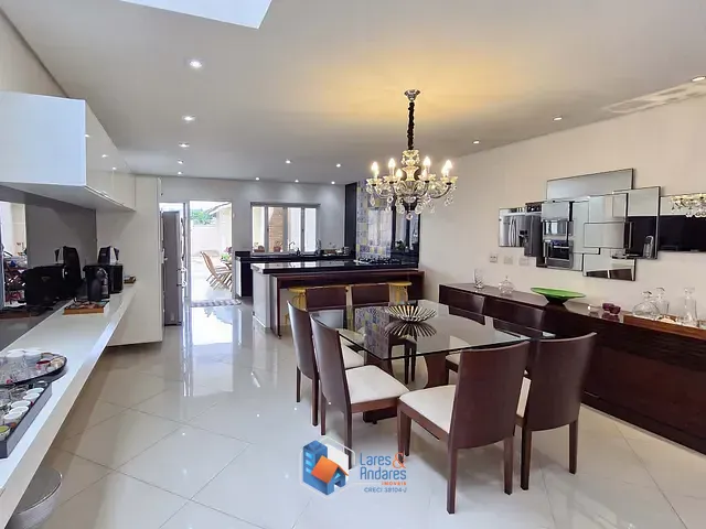 Sobrado com 182m² 3 quartos e 5 banheiros, à venda, no bairro Vila Mariza Mazzei em São Paulo