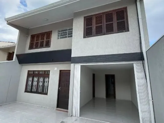 Sobrado com 247m² 4 quartos e 4 banheiros, à venda ou para alugar, no bairro Centro em Pinhais