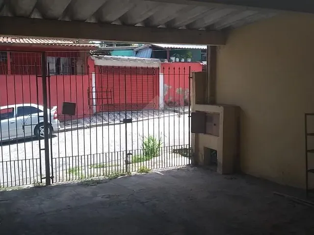 Sobrado com 150m² 2 quartos e 1 banheiro, à venda, no bairro Vila Nossa Senhora das Vitórias em Mauá
