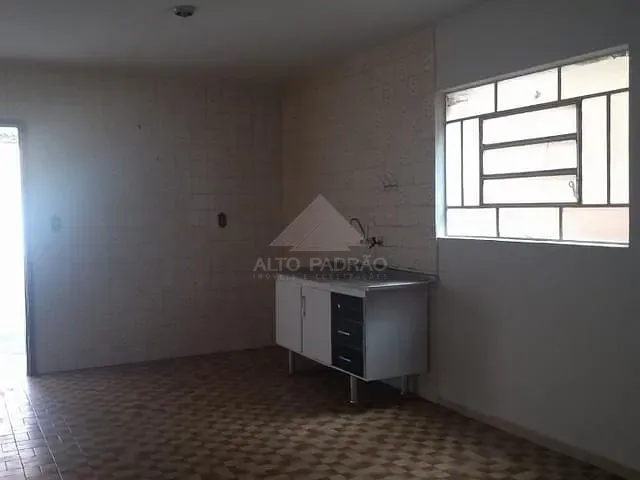 Sobrado com 150m² 2 quartos e 1 banheiro, à venda, no bairro Vila Nossa Senhora das Vitórias em Mauá