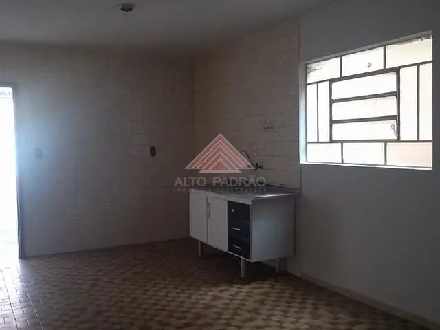 Sobrado com 150m² 2 quartos e 1 banheiro, à venda, no bairro Vila Nossa Senhora das Vitórias em Mauá